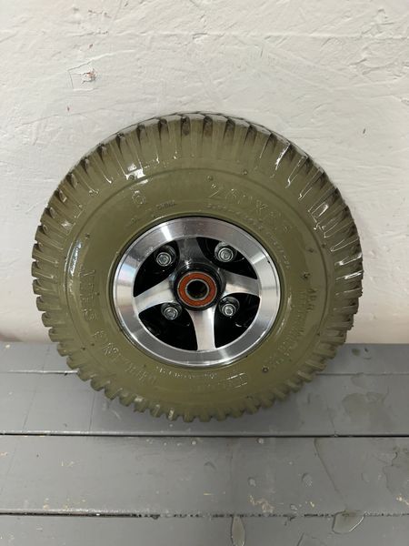 Invacare Leo Wheel front with Solid Tyre